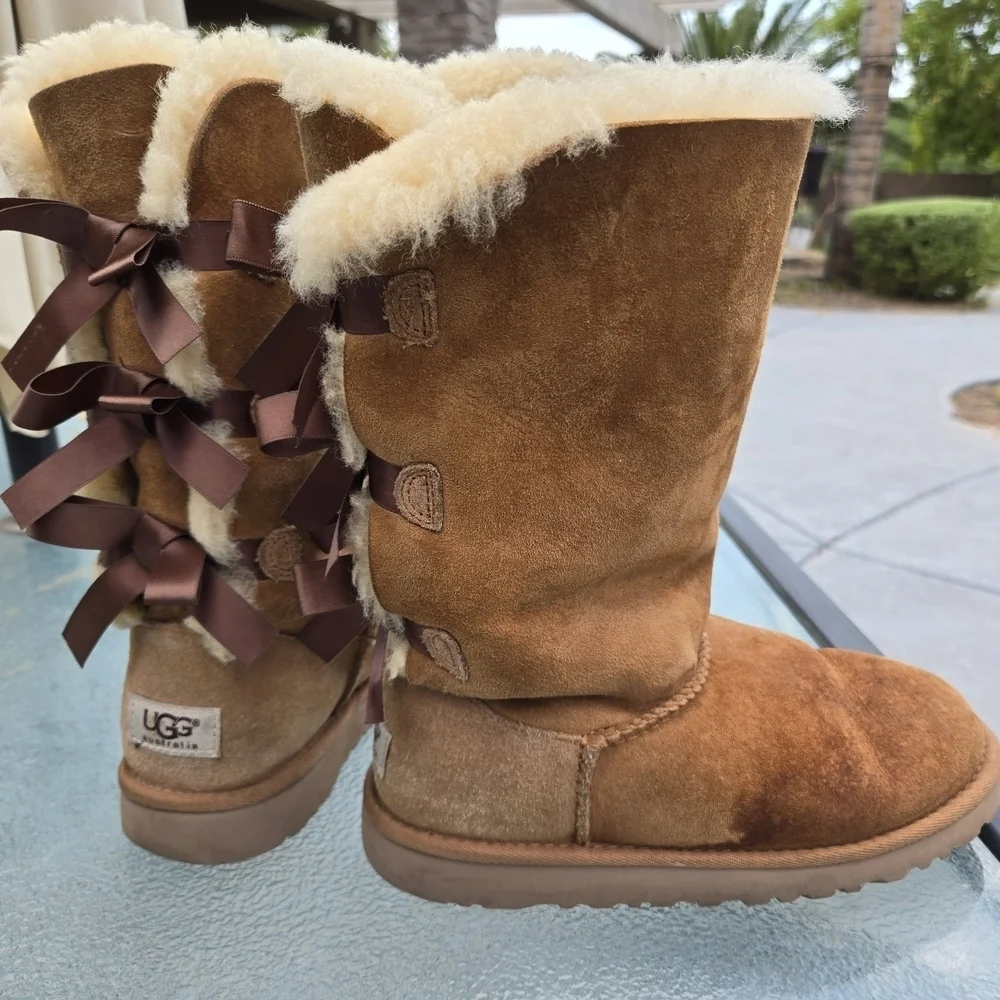 UGG Bailey Bow Tall Boots size 4 chestnut brown ivory